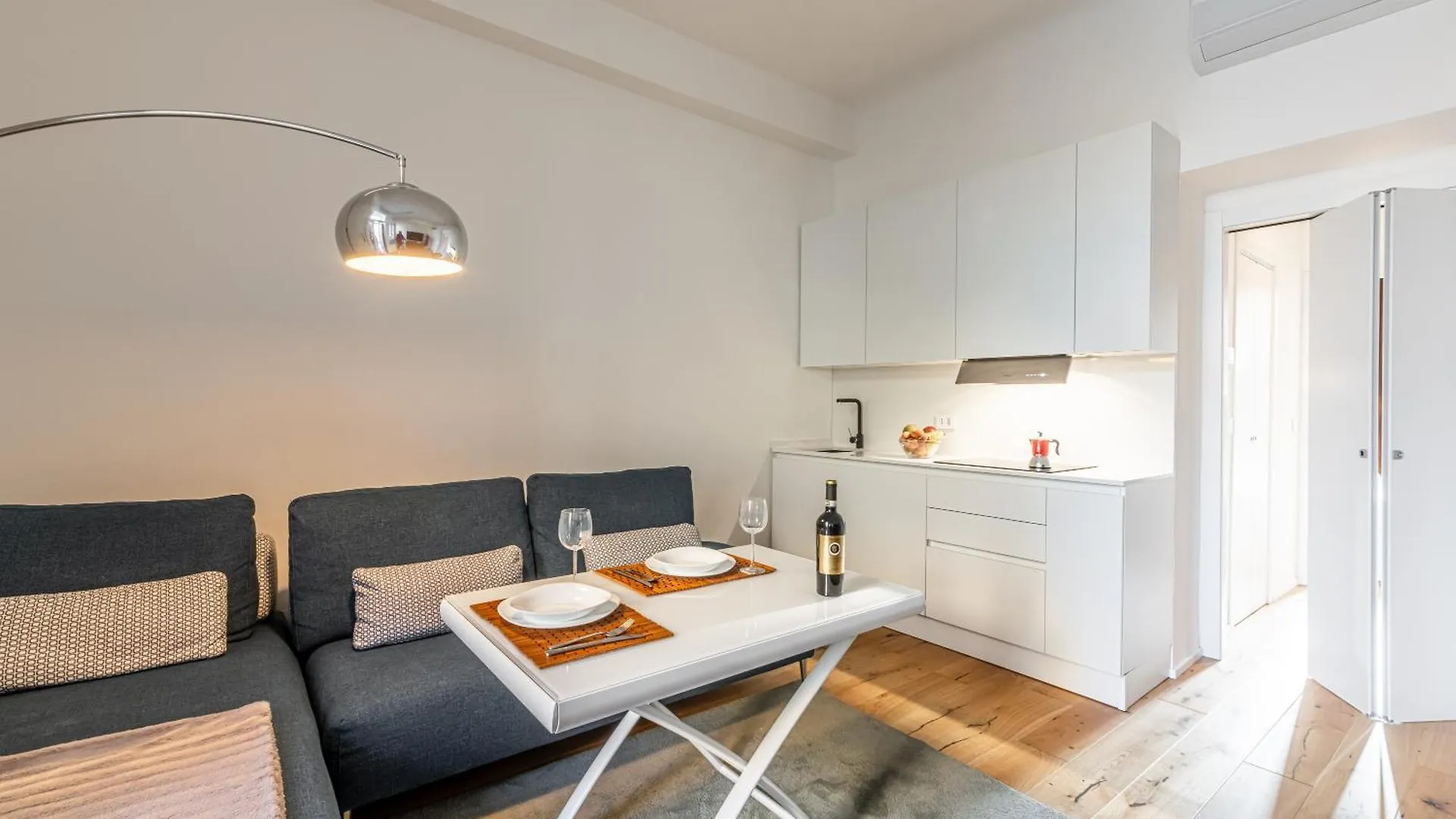 Apartamento Luxury Design Apt, Comfy W/ A/C, Wifi & Netflix Milão