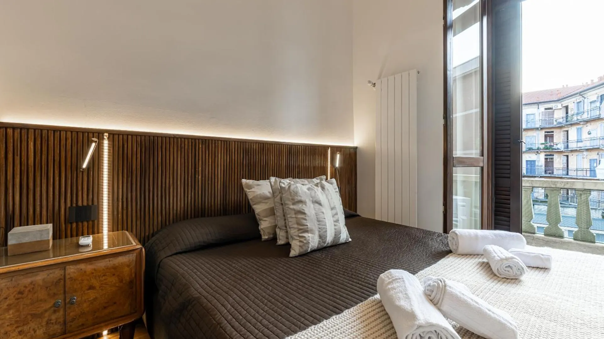 Luxury Design Apt, Comfy W/ A/C, Wifi & Netflix Milão 0*,