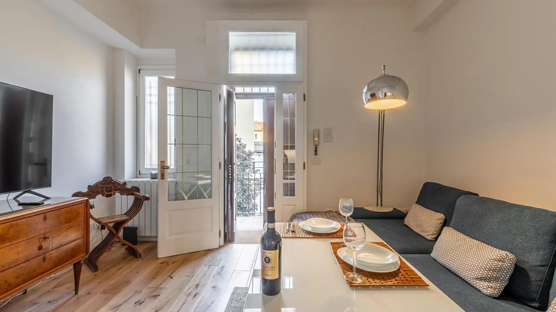 Luxury Design Apt, Comfy W/ A/C, Wifi & Netflix Milan