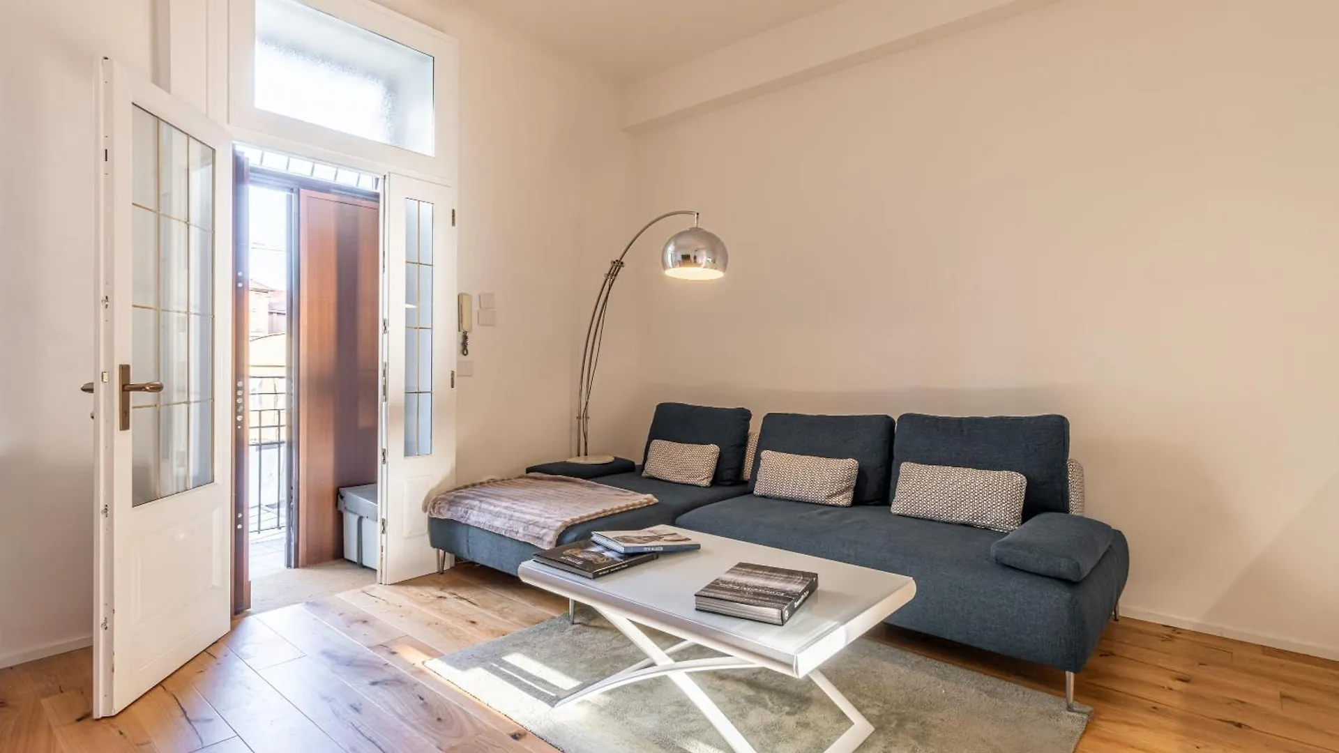 Luxury Design Apt, Comfy W/ A/C, Wifi & Netflix Milan
