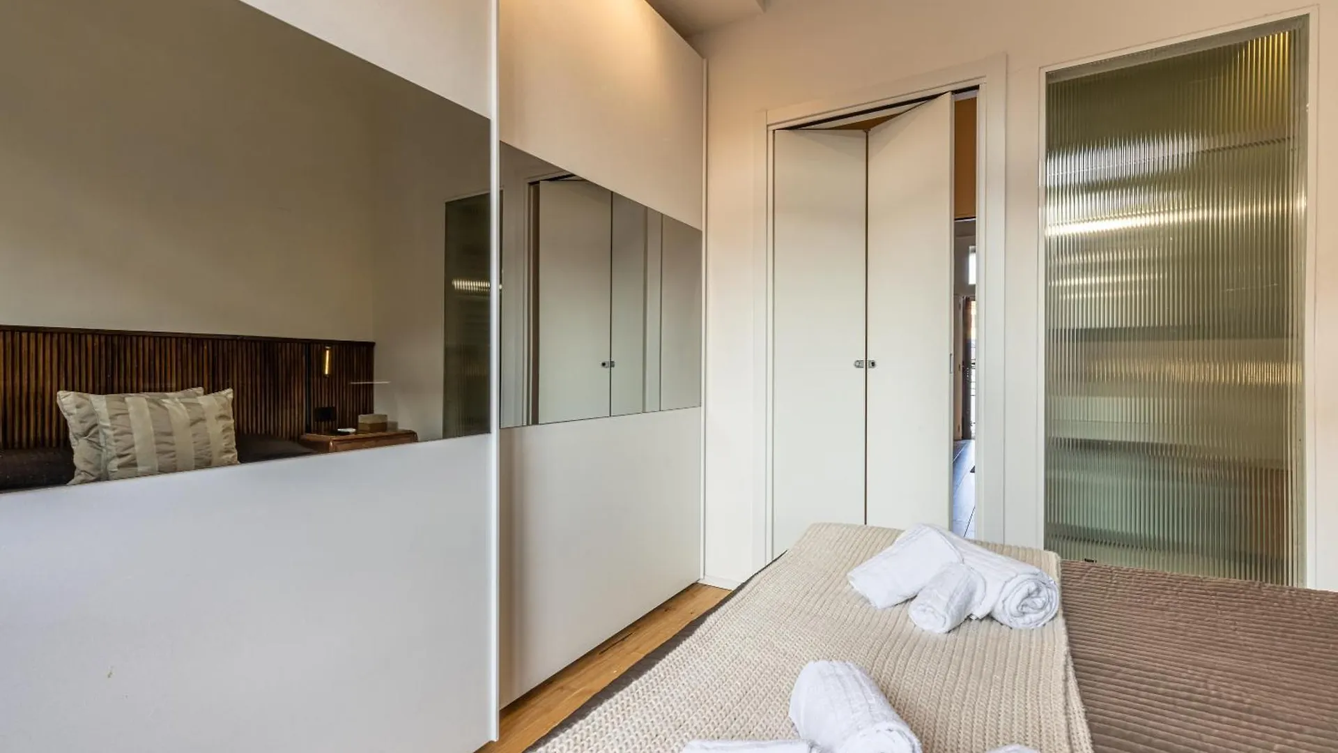 Apartment Luxury Design Apt, Comfy W/ A/C, Wifi & Netflix Milan Italy